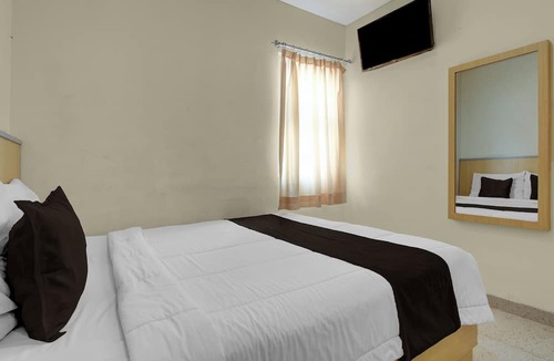 Solo City Centre Hotel | Hotel O near Taman Sriwedari formerly In