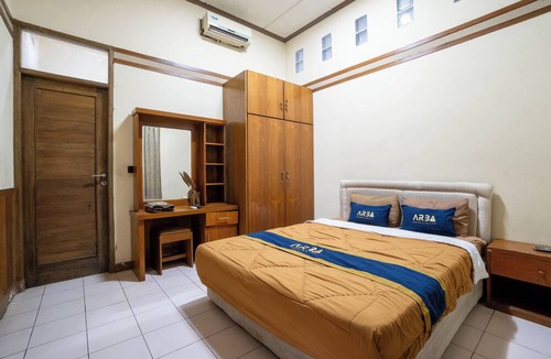Ragunan Hotel | Hotel Tobana Pejaten House by ARBA