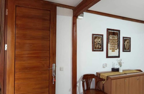 Cimenyan House | Villa Kampung Santri