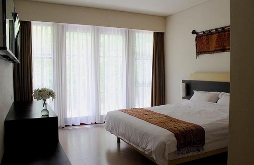 Senggigi Hotel | Villa Karingal
