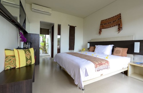 Senggigi Hotel | Villa Karingal