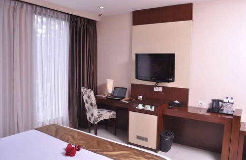 Hegarmanah Hotel | Scarlet Dago Hotel