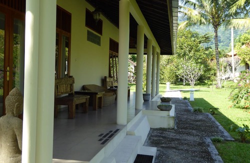 Kalibaru Hotel | Villa Rumah Kita