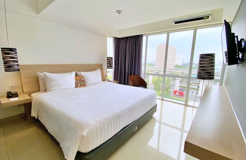 Jatinegara Hotel | Harper MT Haryono by ASTON