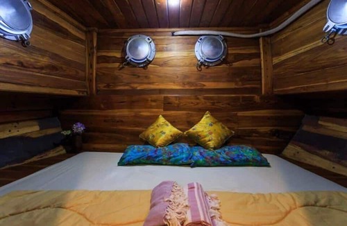 Labuan Bajo Boat Rental | Komodo Cruise Boat