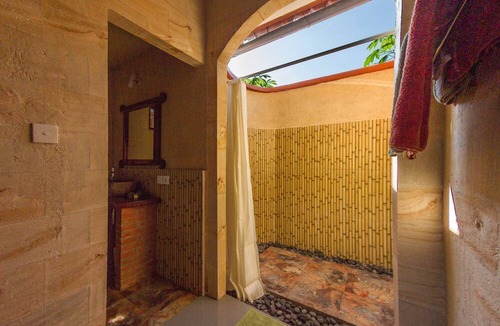 Amed Hotel | Amed Harmony Cafe and Bungalows