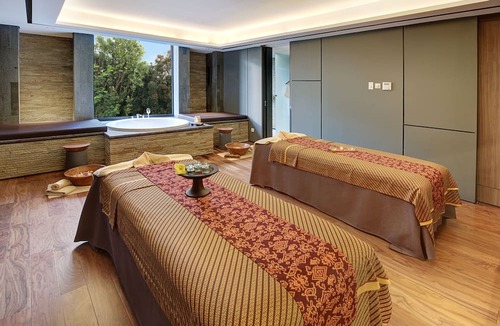 Sukaraja Hotel | Royal Tulip Gunung Geulis Resort and Golf