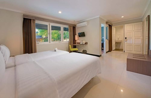 Tanjungsari Hotel | Whiz Prime Hotel Darmo Harapan Surabaya