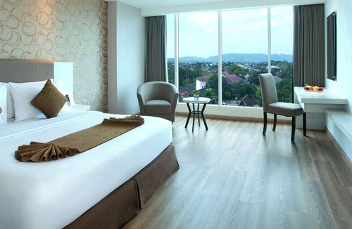 Depok Hotel | Platinum Adisucipto Hotel & Conference
