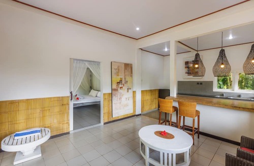 Sayan Bed & Breakfast | Taman Indrakila