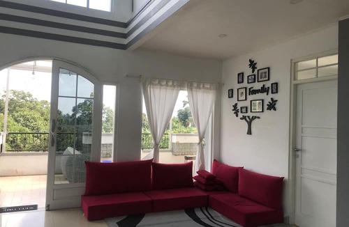 Ciloto Villa | House on cliff
