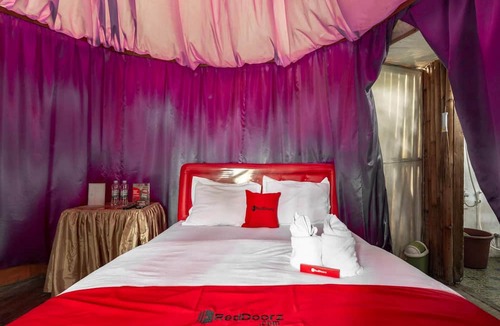 Batu RV Rental | RedDoorz @ Apache Camp