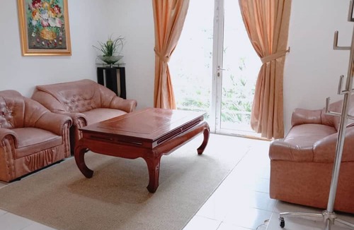 Cipanas Villa | Villa Kota Bunga Allamanda
