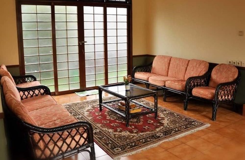 Cipanas Villa | Villa Kota Bunga Ade