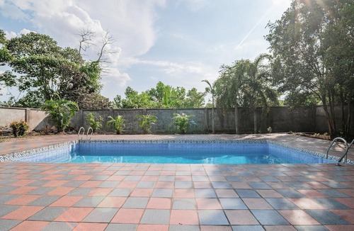 Pekanbaru House | Luxury Deluxe DBL Retreat W/Free WiFi and Parking
