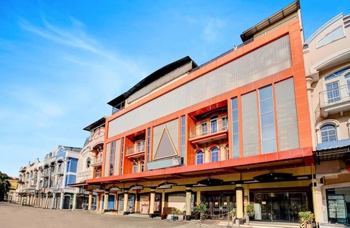 Batam House | Family Luxury Suite W/Free WiFi and Parking