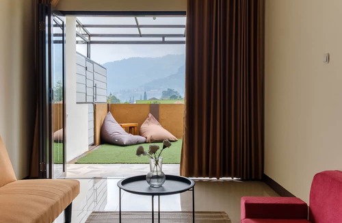 Cisarua Villa | Salma Syariah by TwoSpaces, Bogor