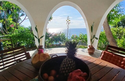 Pemenang Villa | Mentigibay Dome Villa Lombok