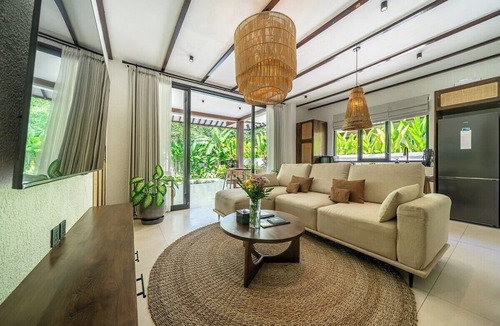 Penestanan Villa | Tropical 3BR Villa in Ubud w Pool, Patio & Garden