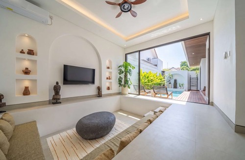 Umalas Villa | Brand new stylish villa, Huge Pool, Beach Access
