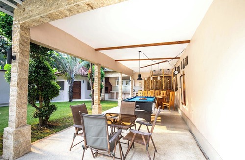 Aikmel Villa | Ombe Villa