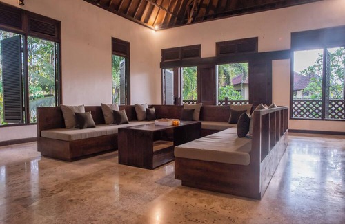 Kedewatan House | Villa Mia