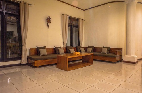 Kedewatan House | Villa Mia