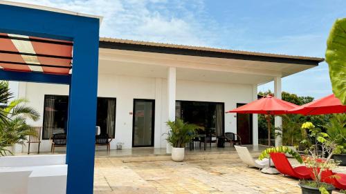 Bandengan Hotel | Lucca Resort & Residence