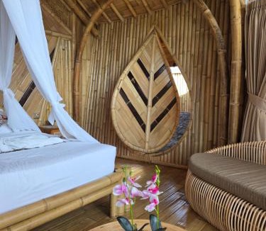 Selat Villa | Golden paddy bamboo house -by sunrise hill