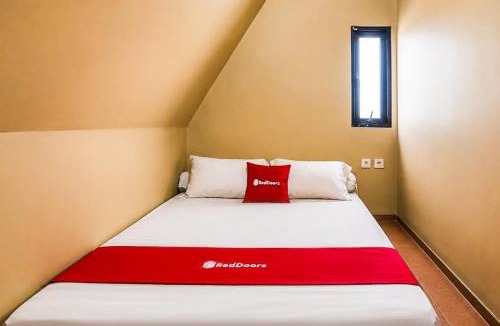 Bandung Hotel | RedDoorz at Masagena Buah Batu Bandung