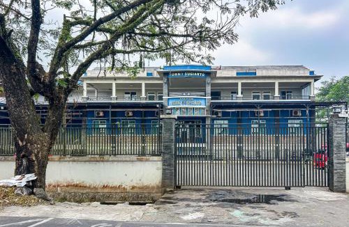 Jambelaer House | RedDoorz at Gor Icuk Sugiarto Sukabumi