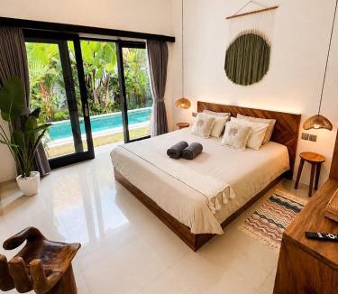 Munggu Villa | Villa Flora