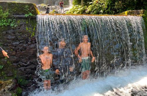 Tetebatu House | Tete batu golden coconut home stay