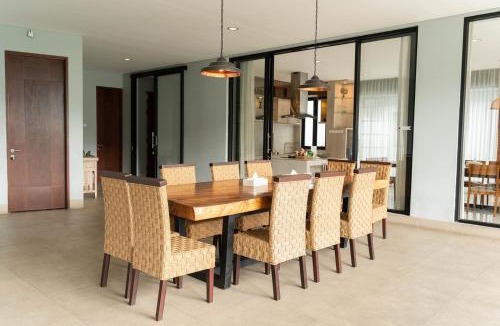 Bandung Villa | Radiance Hill View Villa 10 Bedrooms With a Private Heated Swimming Pool and a Billiard Table