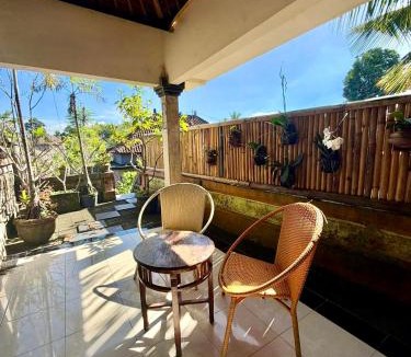 Sambahan House | Lodra Homestay