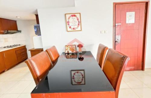 Setiabudi Apartment | Strategic Rasuna 3BR Apt Fits 12 Pool & Wi-Fi