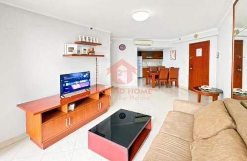 Setiabudi Apartment | Strategic Rasuna 3BR Apt Fits 12 Pool & Wi-Fi