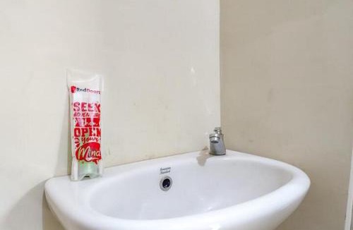 Malang House | RedDoorz At Simpang Borobudur