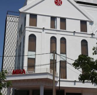 Gubeng Hotel | DeMira Hotel