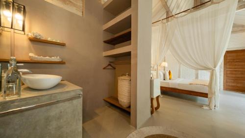 Kerobokan Villa | Mannao Estate by Villa Finder