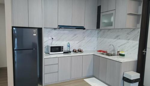 Lubuk Baja Apartment | 3BR Family Suites at Formosa Apartement by Manda