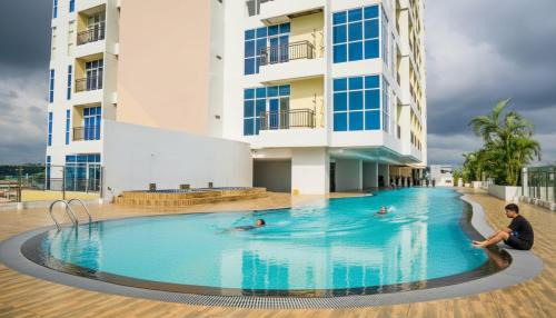 Lubuk Baja Apartment | 3BR Family Suites at Formosa Apartement by Manda