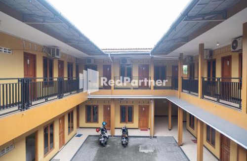 Wonosari Hotel | Wisma Handayani Syariah RedPartner near RSUD Wonosari
