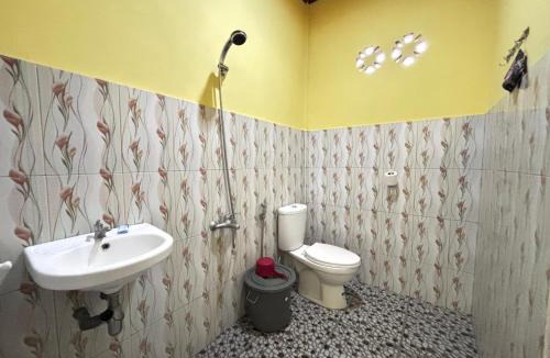 Tuk Tuk House | Toba Boi