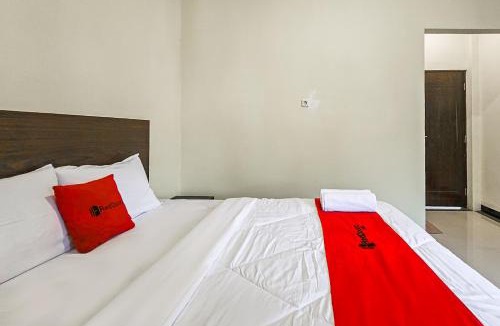 Depok House | RedDoorz at Grand Cimanggis