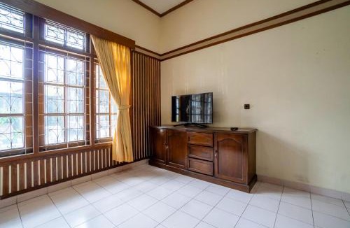 Ragunan Hotel | Hotel Tobana Pejaten House By ARBA
