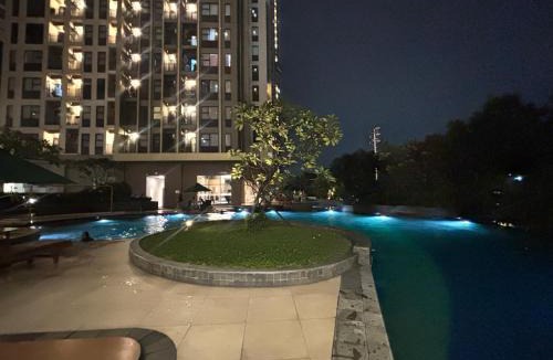 Bekasi Apartment | Transpark Cibubur Duo LIving Netflix