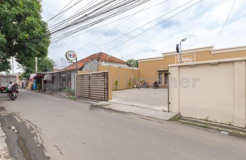 Tegal Hotel | Ummi Home Syariah Mitra RedDoorz