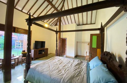 Pakem Bed & Breakfast | The Villas Joglo Trisaputran
