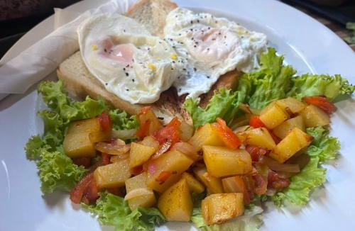 Gerupuk House | Eggy homestay